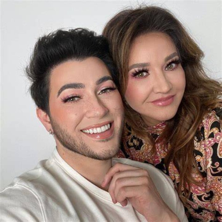 Manny Mua Splendid Net Worth