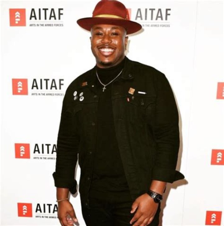Marcel Spears Proposes To Girlfriend Chelsea Harris On The Neighborhood, Will She Accept?
