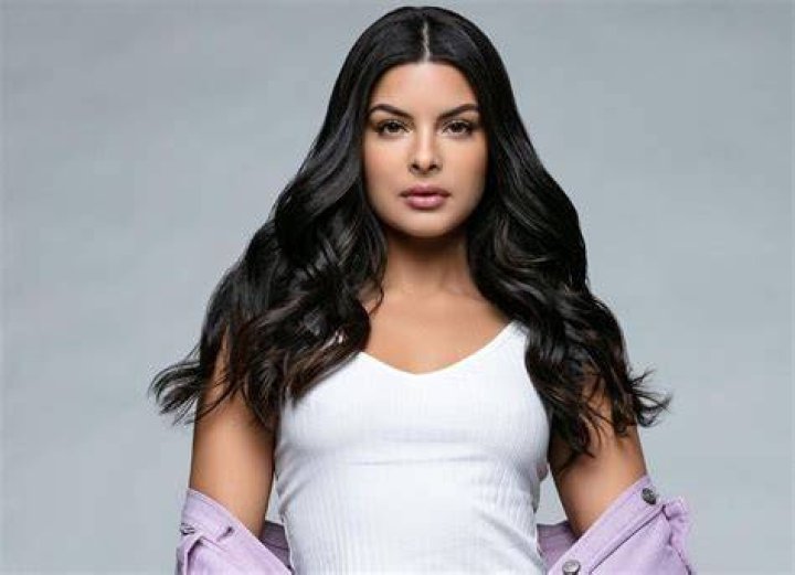 Mari Pepin Height, Weight, Net Worth, Age, Birthday, Wikipedia, Who, Instagram, Biography