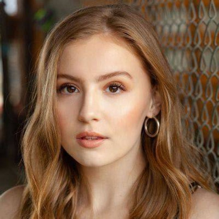 
Meet Bebe Wood Parents, Olga And Thad Wood: Siblings And Family Details 