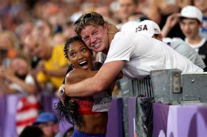 
Meet Chris Thompson Runner Wife Jemma Simpson: How Rich Are The Olympian Couple? 