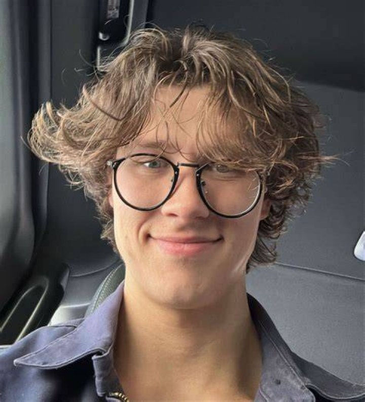 
Michael Finch Height, Weight, Net Worth, Age, Birthday, Wikipedia, Who, Nationality, Biography 