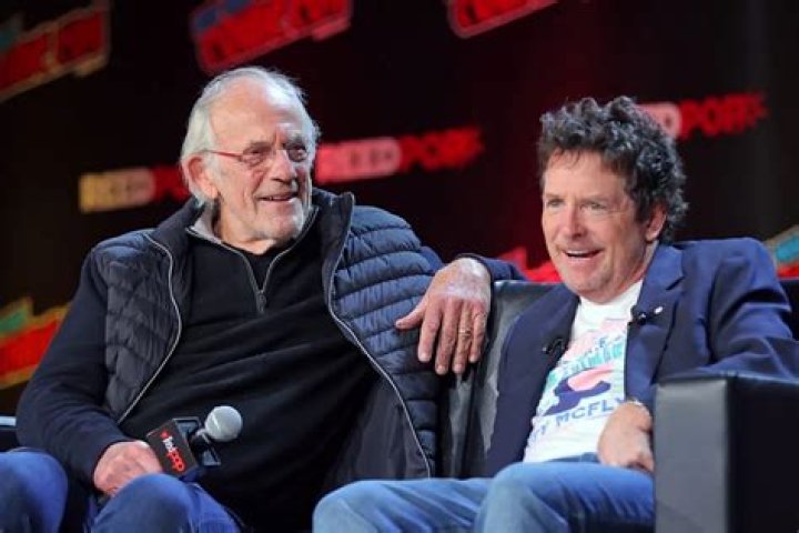 
Michael J. Fox Remembers His Mom 2 Weeks After Her Death at ‘Back to the Future’ Comic-Con Panel 