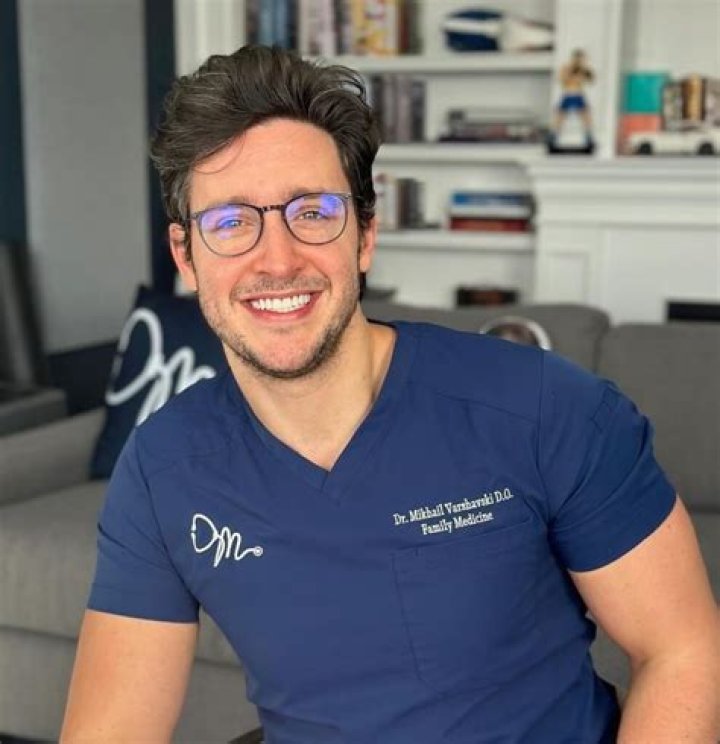 Mikhail Varshavski – Doctor Mike Height, Age, Girlfriend, Biography, Wiki, Net Worth