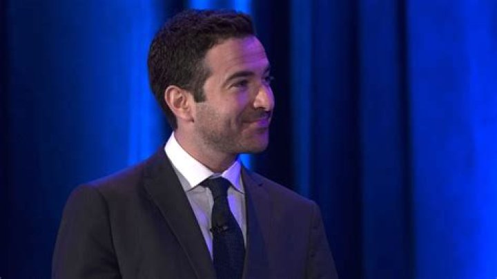 MSNBC Ari Melber Wiki, “The Beat”, Brother, Girlfriend, Age, Net Worth, Body