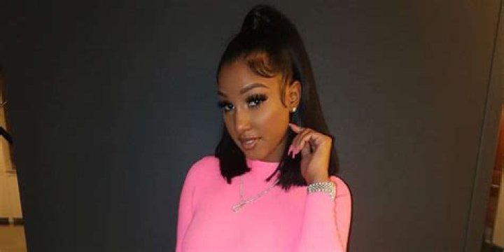 
Naked Truth About Instagram Star – Bernice Burgos Biography 