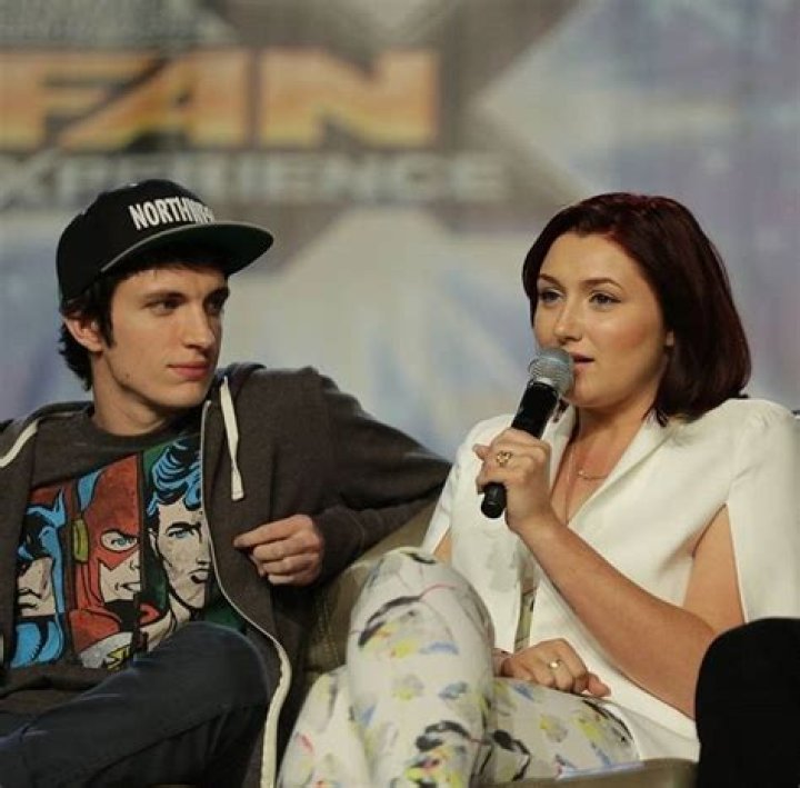 Nat Zang is not Married to a Wife. Dating Girlfriend: Gracie Gillam. Kids.