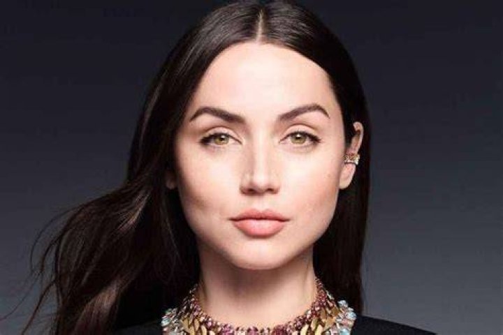 
Nedaa Sweiss Height, Weight, Net Worth, Age, Birthday, Wikipedia, Who, Instagram, Biography 