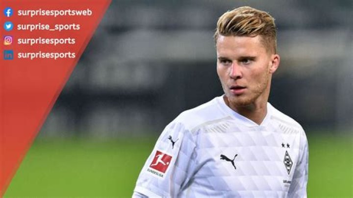 
Nico Elvedi Height, Weight, Net Worth, Age, Birthday, Wikipedia, Who, Instagram, Biography 