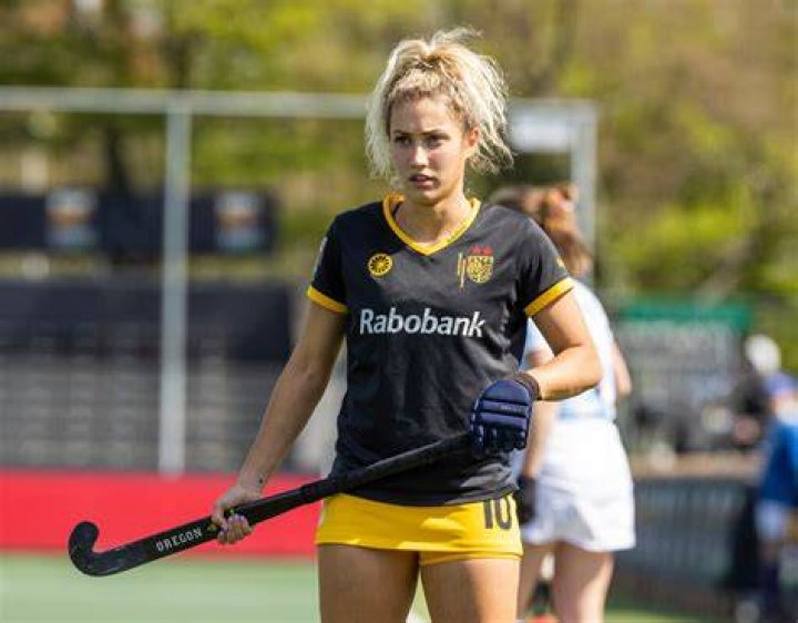 
Noor Omrani Wikipedia And Leeftijd: How Old Is The Hockey Player? 