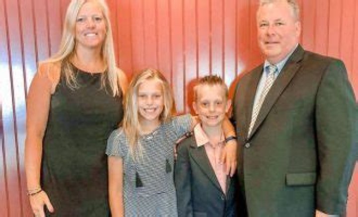 
Officer Who Is Paul Tracey Wife Kristin Tracey? Son Tyler And Daughter Danika 