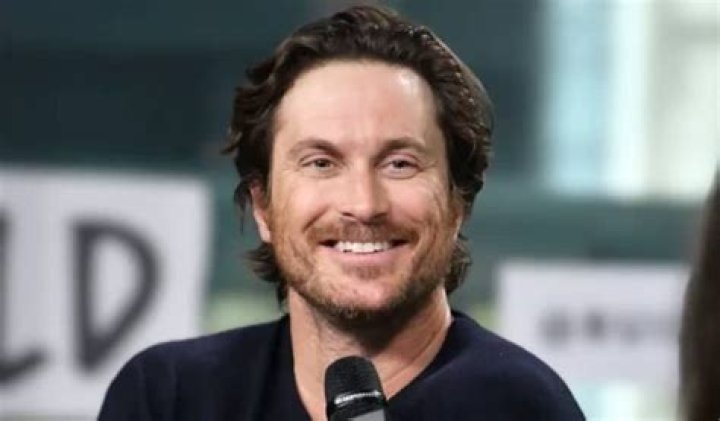 Oliver Hudson Height, Weight, Net Worth, Age, Birthday, Wikipedia, Who, Nationality, Biography