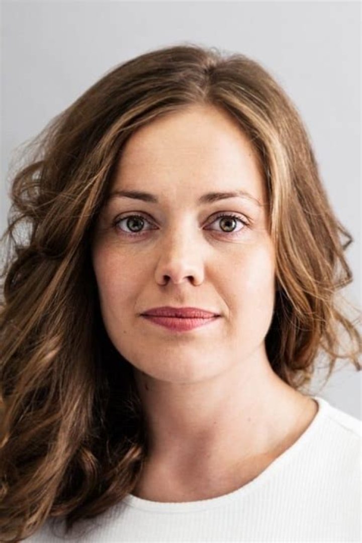 
Oona Airola Height, Weight, Net Worth, Age, Birthday, Wikipedia, Who, Nationality, Biography 