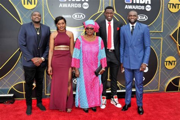 Pascal Siakam Siblings, Include 3 Brothers And 2 Sisters In The Family