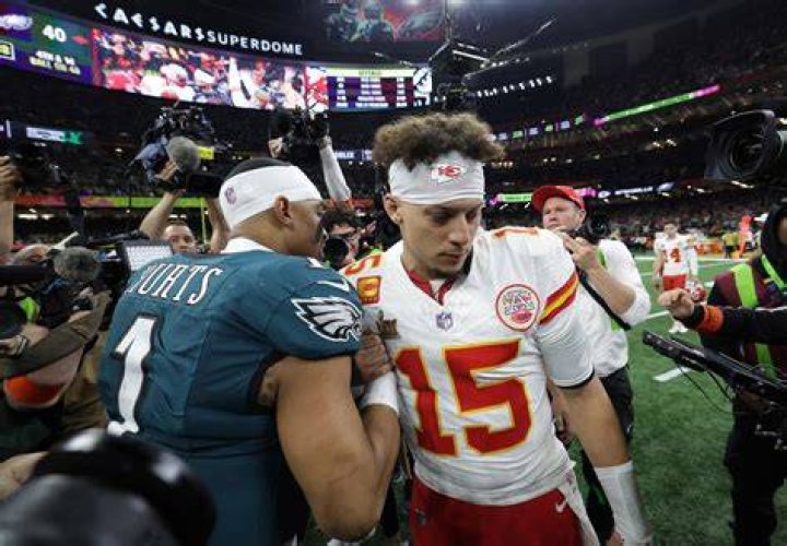 
Patrick Mahomes gives Lombardi Trophy to fan at Kansas City Chiefs’ Super Bowl parade and leaves: Watch 