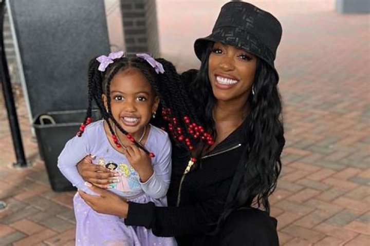 Pilar Jhena McKinley Height, Weight, Net Worth, Age, Birthday, Wikipedia, Who, Nationality, Biography