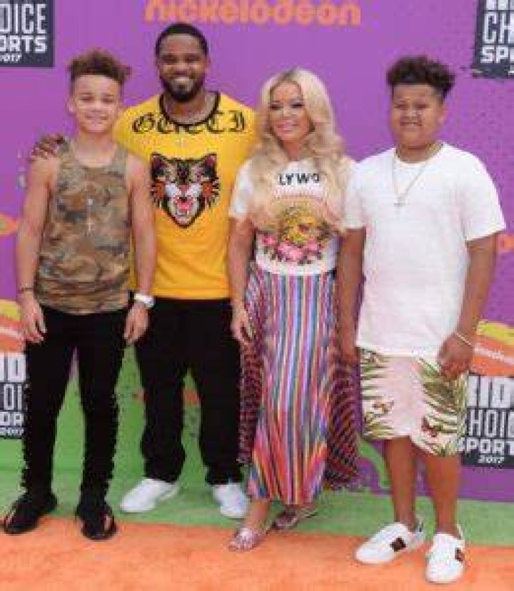 
Prince Fielder is Married to Wife: Chanel Fielder. Kids: Jadyn, Heaven 