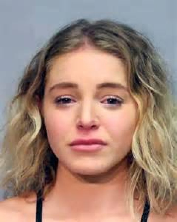 
Prominent OnlyFans Star & Model, Courtney Clenney, was arrested for killing her boyfriend 
