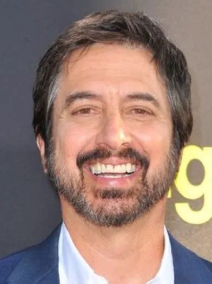 Ray Romano Height, Weight, Net Worth, Age, Birthday, Wikipedia, Who, Nationality, Biography