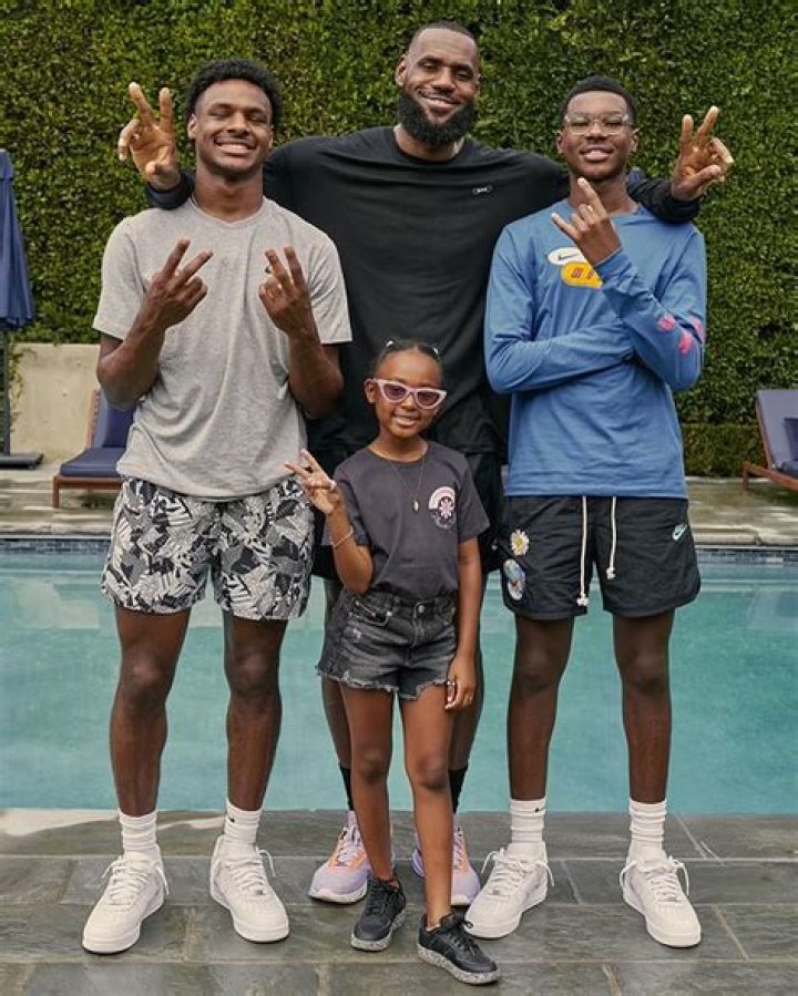 
Reactions As BBN Star, Mike Edwards Spent Quality Time With His Son 