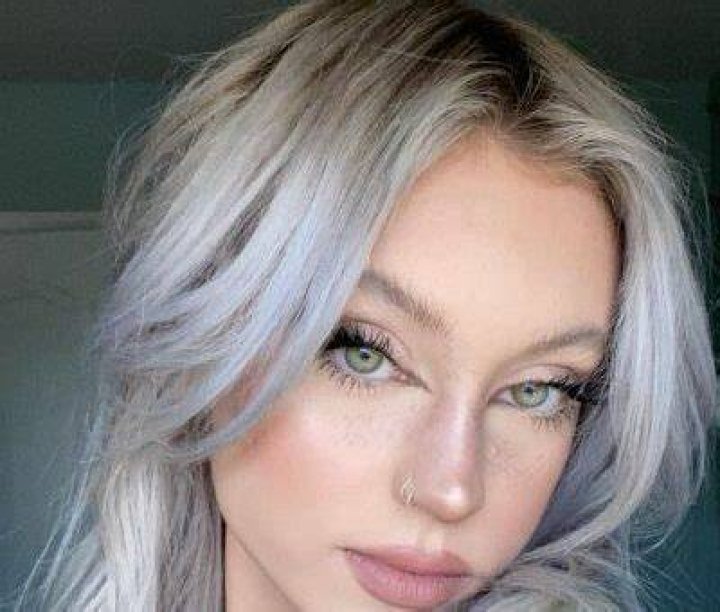 
Riley Hubatka Had Plastic Surgery To Repair Her Broken Nose 