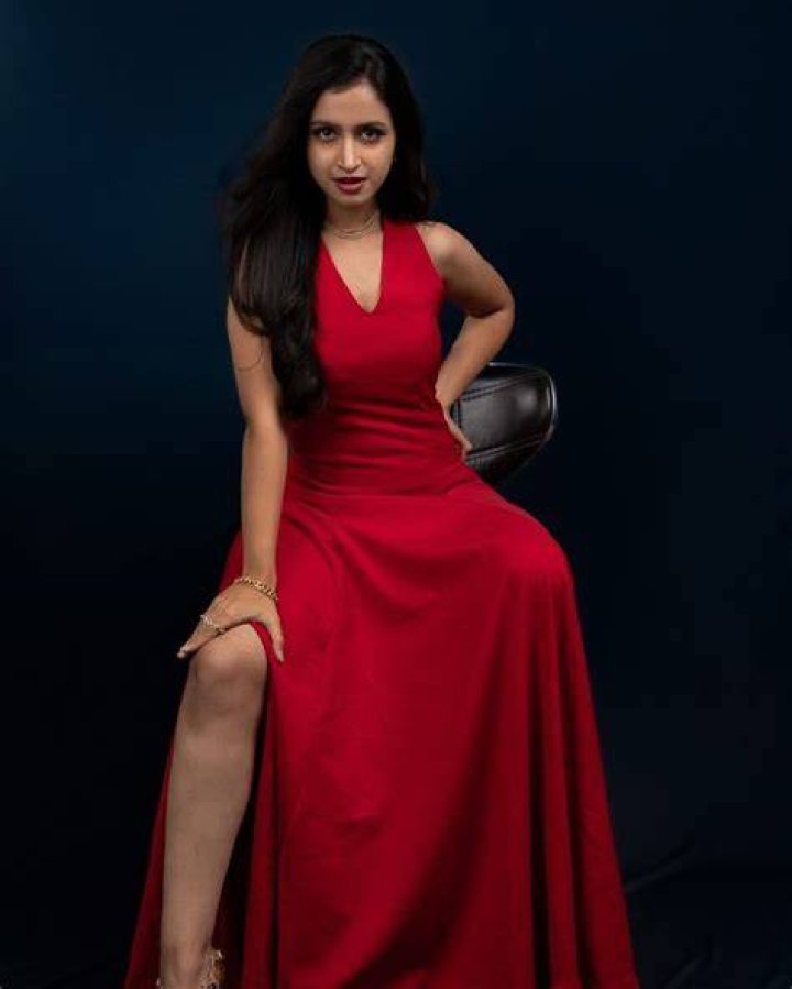 Ritika Shrotri Height, Weight, Net Worth, Age, Birthday, Wikipedia, Who, Nationality, Biography