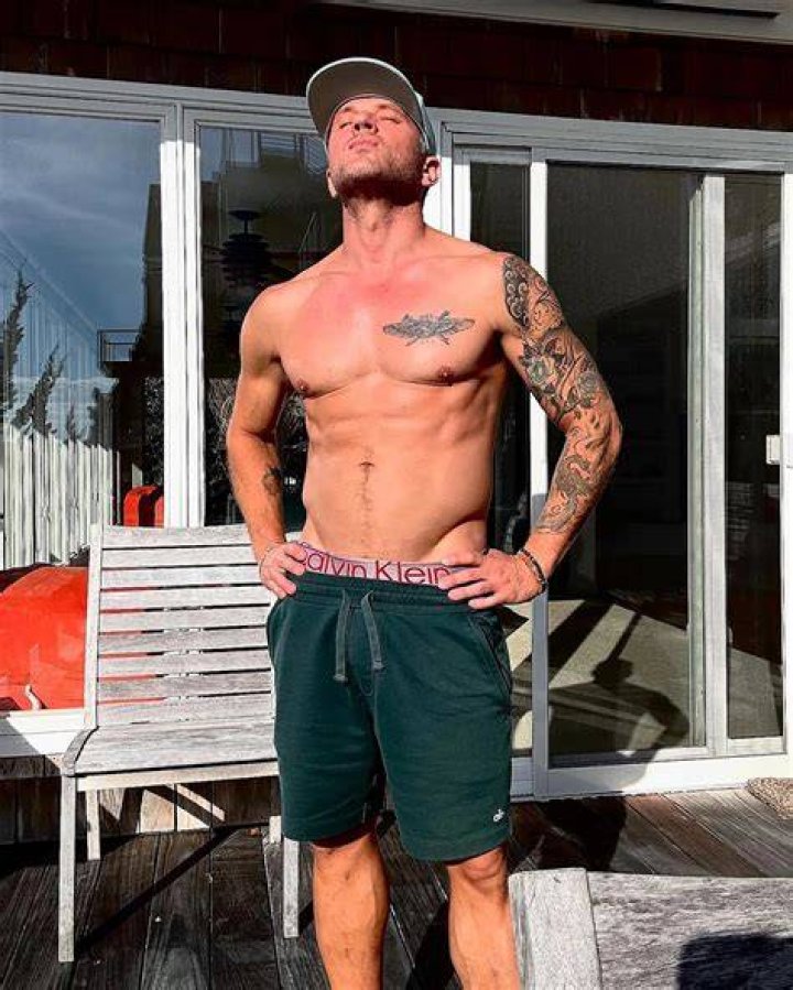 Ryan Phillippe Height, Weight, Net Worth, Age, Birthday, Wikipedia, Who, Instagram, Biography