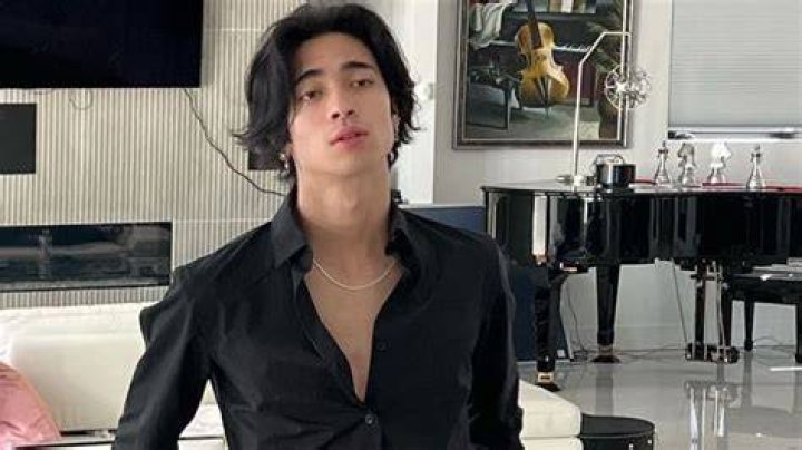 Sebastian Moy Height, Weight, Net Worth, Age, Birthday, Wikipedia, Who, Nationality, Biography