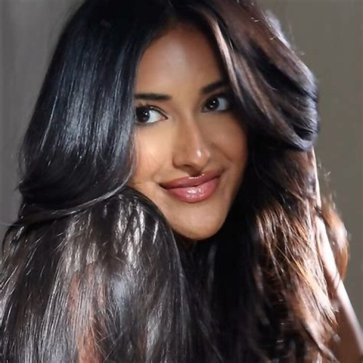  Seerat Saini