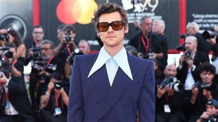 
Simon Cowell Says Harry Styles ‘Definitely Wouldn’t’ Spit On Chris Pine Amid ‘Don’t Worry Darling’ Drama 