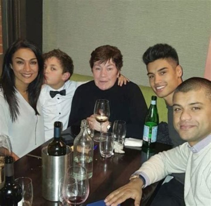 
Siva Kaneswaran Has Four Siblings Along With A Twin Brother 