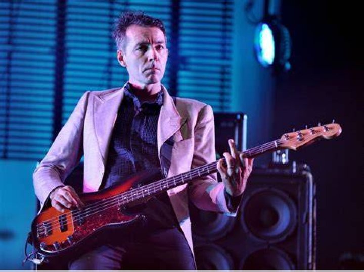 
Steve Mackey Cause Of Death: Well-Known Bass Guitarist Pass Away At 56! 