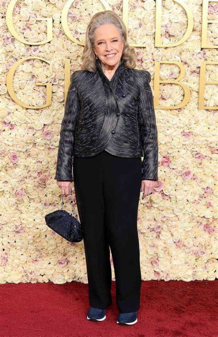 
Suzie Bates Height, Weight, Net Worth, Age, Birthday, Wikipedia, Who, Nationality, Biography 