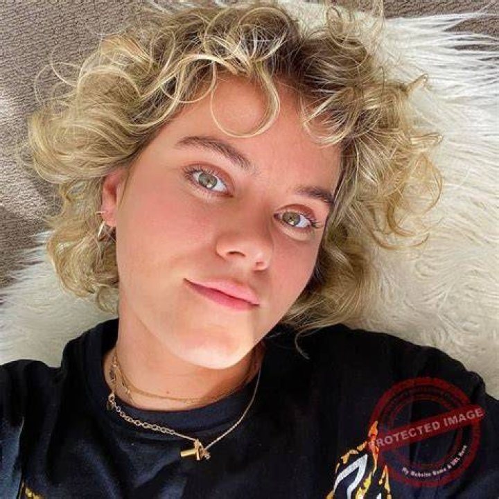 Taya Smith Height, Weight, Net Worth, Age, Birthday, Wikipedia, Who, Instagram, Biography