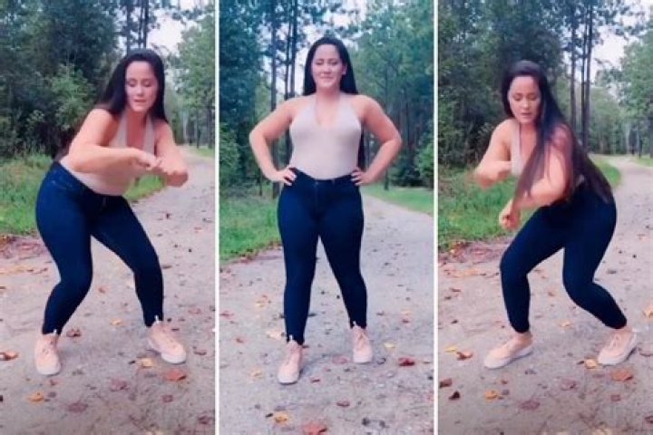 
Teen Mom Jenelle Evans dances in a new TikTok video while baring her breast and making an NSFW gesture. 
