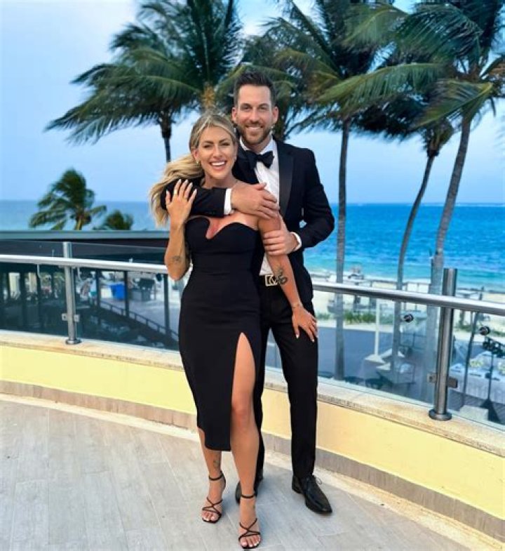 
The Bachelorette Stars Chase McNary Proposed To His Girlfriend Ellie White 