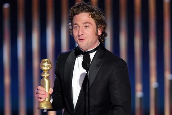 
‘The Bear’ ‘s Jeremy Allen White Is ‘Incredibly Grateful’ for Globes Win, Tells Wife ‘I Love You Deep in My Bones’ 