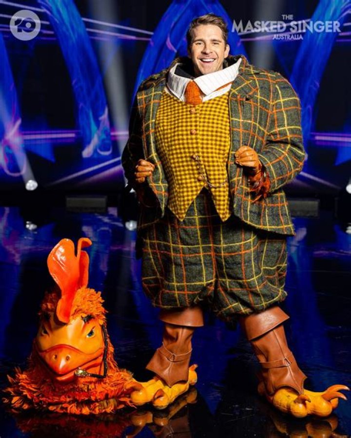 
The Big Clues To Why Hugh Sheridan Is The Rooster In Masked Singer Australia 2022 