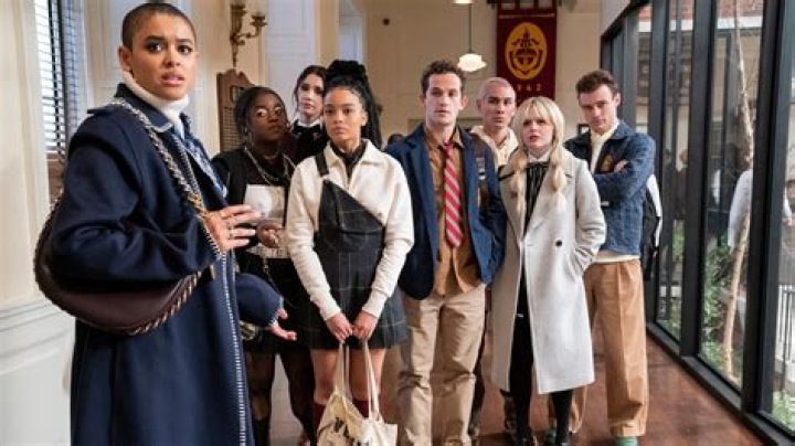 
“They should’ve never tried to reboot it”: Twitter relieved after HBO Max cancels Gossip Girl revival 