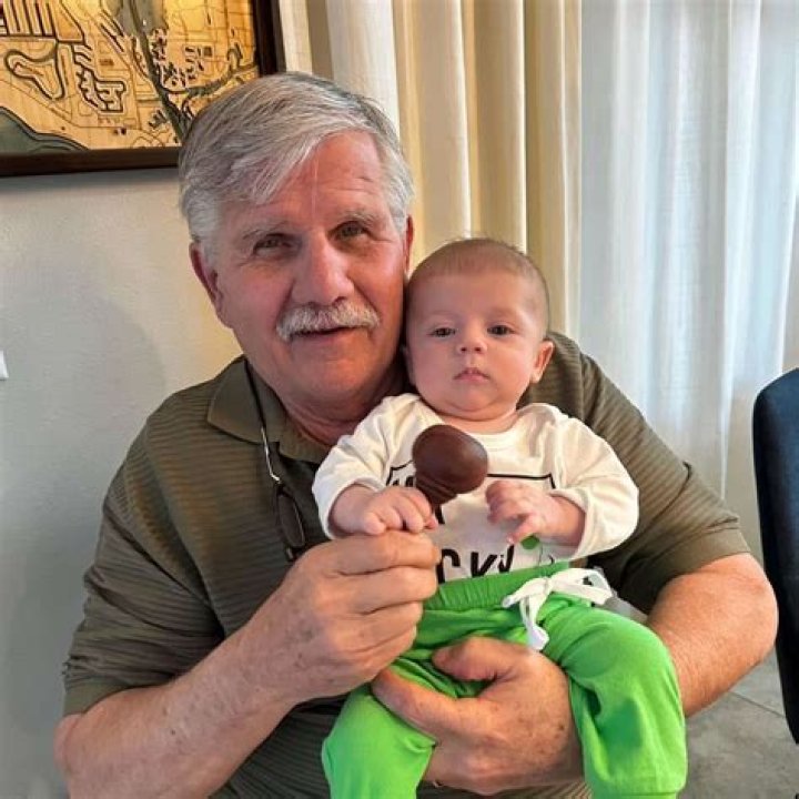 Tom Silva Height, Weight, Net Worth, Age, Birthday, Wikipedia, Who, Instagram, Biography