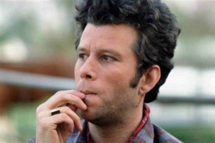 Tom Waits is Married to Wife: Kathleen Brennan. Kids: Kellesimone, Casey, Sullivan.