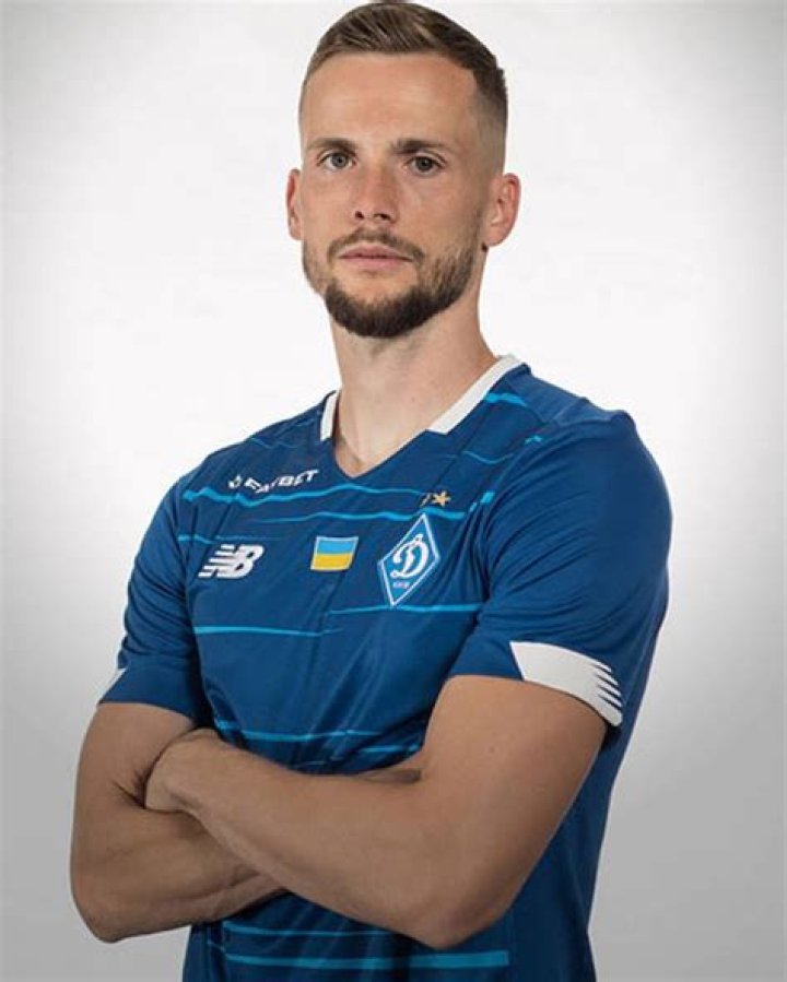 
Tomasz Kedziora Height, Weight, Net Worth, Age, Birthday, Wikipedia, Who, Instagram, Biography 