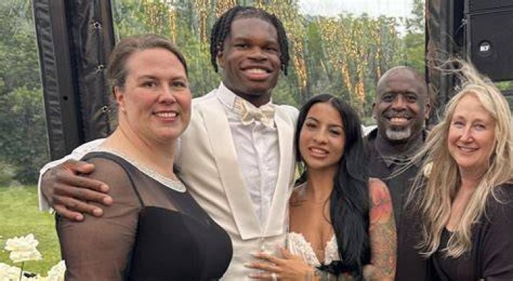 
Travis Leake Wife, Is He Married? Wikipedia Bio Age And Arrest News 