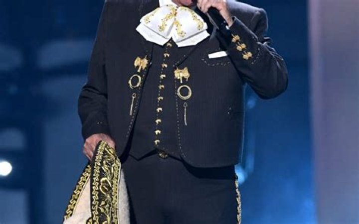 Vicente Fernández Height, Weight, Net Worth, Age, Birthday, Wikipedia, Who, Nationality, Biography