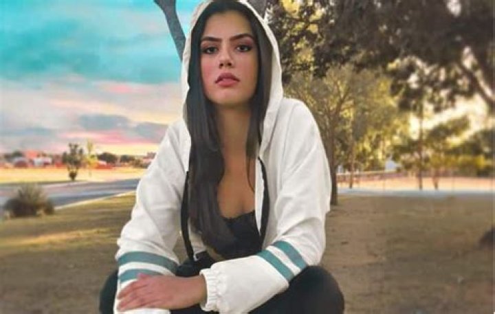Victoria Medeiros Height, Weight, Net Worth, Age, Birthday, Wikipedia, Who, Nationality, Biography