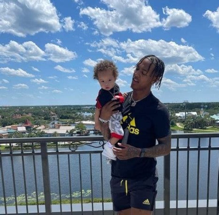 Vikings CB Cameron Dantzler Wife V’shati Sariah And Their Two Kids