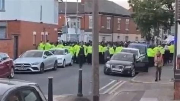 
Violent clashes between Hindus and Muslims in Leicester being fuelled by gangs from Birmingham 