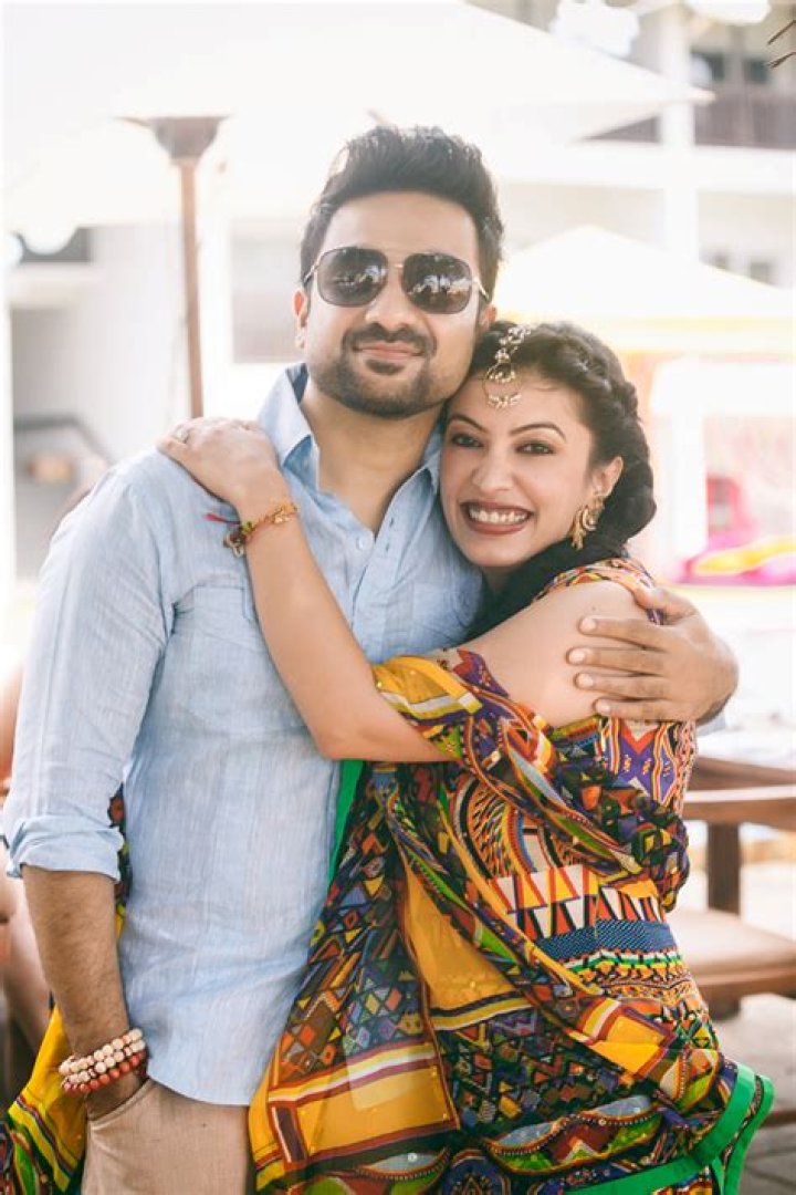 Vir Das has been Married to his wife, Shivani Mathur, since 2014