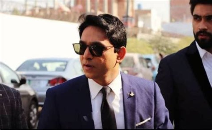 
Was Jameel Farooqui Arrested? Twitter Reactions and Controversy On The Journalist Explained 