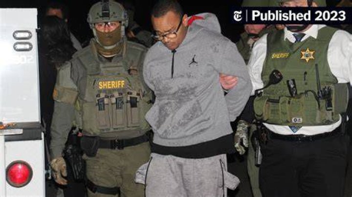 
What did Byrion Montgomery do? Teen suspect arrested over Chicago home invasion shooting 